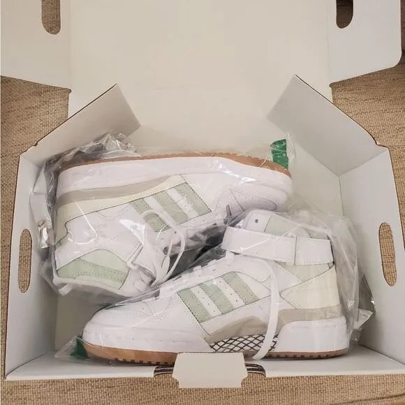 ✨ ADIDAS ✨ Forum Mid Sneaker in White/ Linen Green - [Women's size 5]
