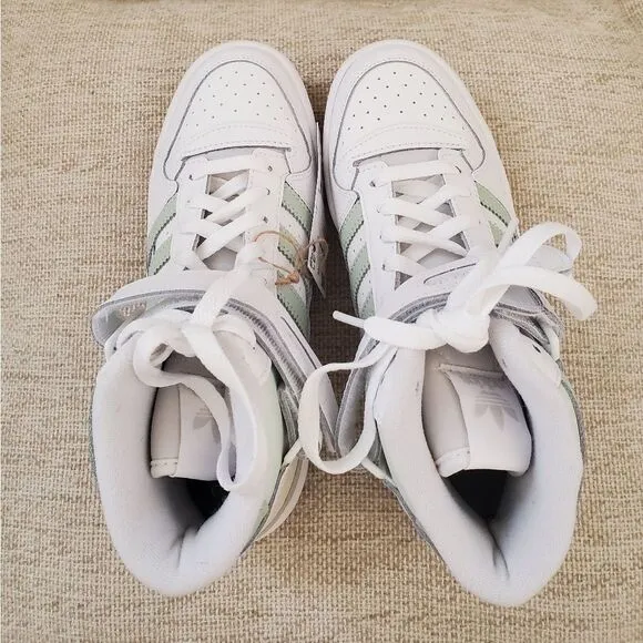 ✨ ADIDAS ✨ Forum Mid Sneaker in White/ Linen Green - [Women's size 5]