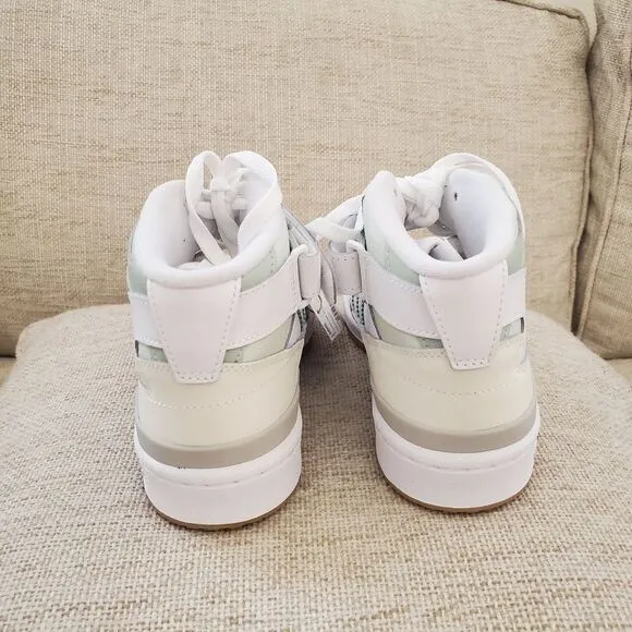 ✨ ADIDAS ✨ Forum Mid Sneaker in White/ Linen Green - [Women's size 5]