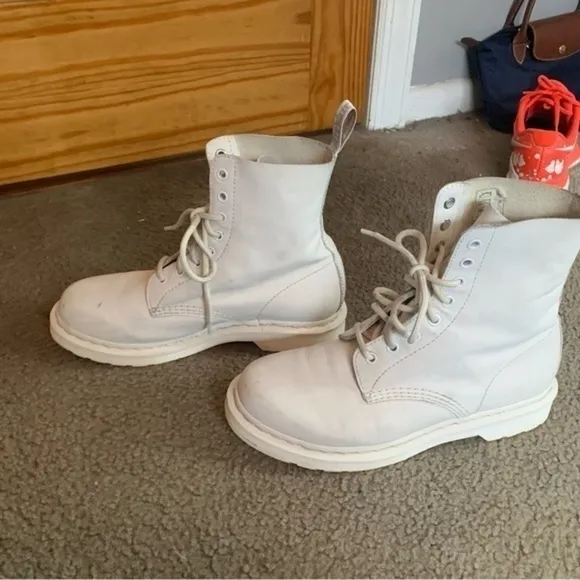 ✅ Dr Marten Boots 1460 Pascal Mono White Combat Lace up