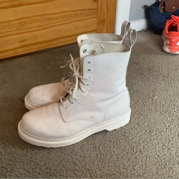 ✅ Dr Marten Boots 1460 Pascal Mono White Combat Lace up
