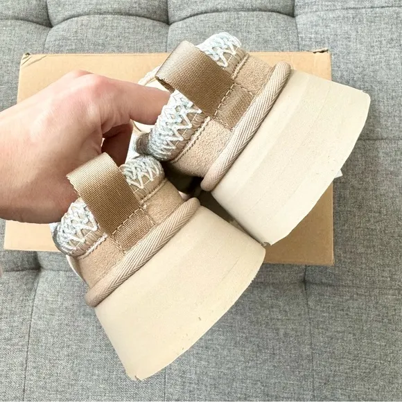 🍂 New UGG Tazz Platform Slipper Sand