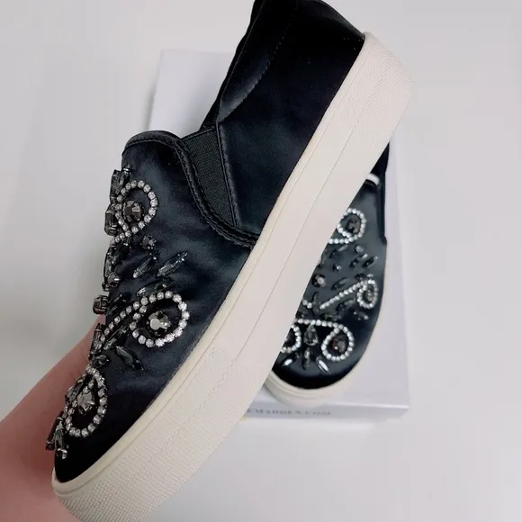 ! STEVE MADDEN Studded Slip-On Fashion Sneakers /NWB/