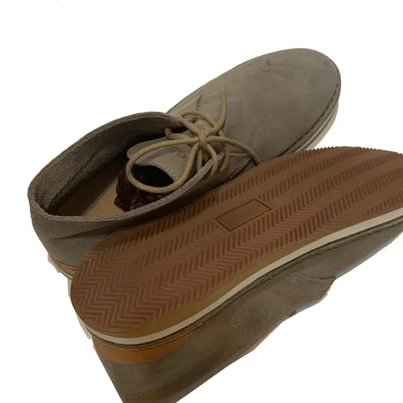 10.5  / GREATS Suede Chukka Boots