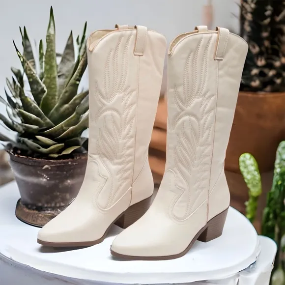 7.5 Qupid Shoes Montana-73 Metallic Silver Heeled Festival Cowboy Boot