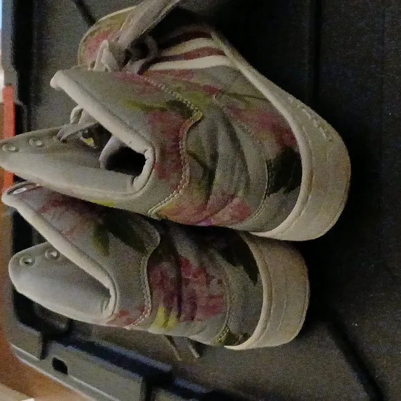 Adidas Floral Wing Sneakers - Gray and Pink