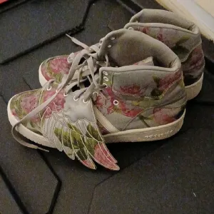 Adidas Floral Wing Sneakers - Gray and Pink