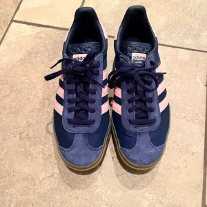 Adidas Gazelle Bold Platform Blue and Pink Sneakers SZ 8