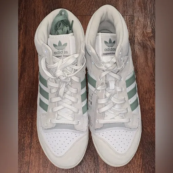 Adidas size 10 hi top sneakers vintage