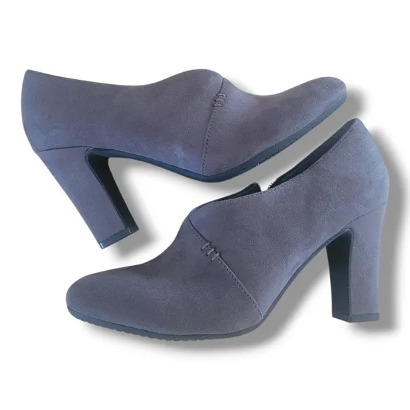 Aerosoles Dove grey 3.5&quot; Heel Ankle Boots. Size 7