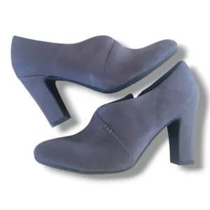 Aerosoles Dove grey 3.5&quot; Heel Ankle Boots. Size 7
