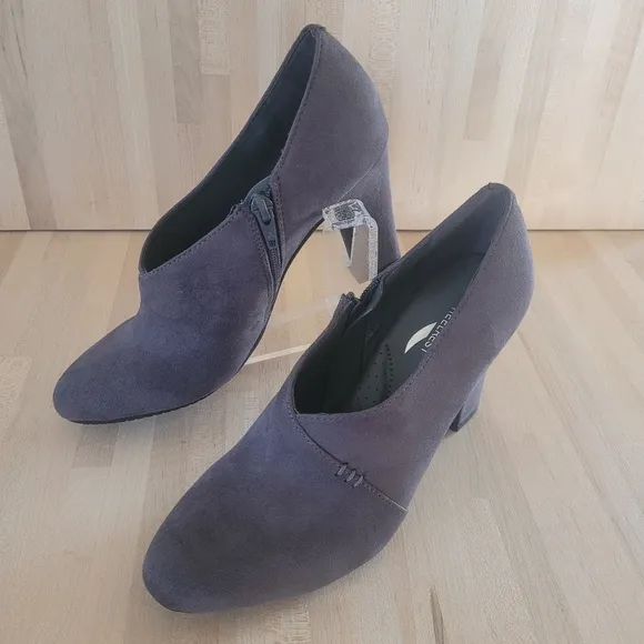 Aerosoles Dove grey 3.5&quot; Heel Ankle Boots. Size 7