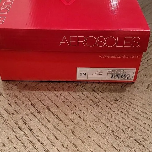 Aerosoles suede green boots size 8 NWT