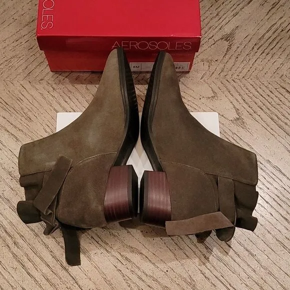 Aerosoles suede green boots size 8 NWT