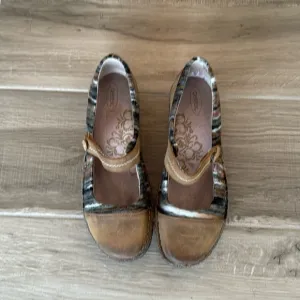 Aetrex 10 Janine sweater accent leather Mary Jane cork wedge shoes