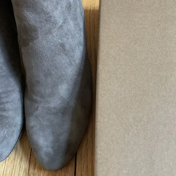 AGL Size 40 Womens Size 10 Suede Pewter Gray Taupe Block Heel Bootie Neutral