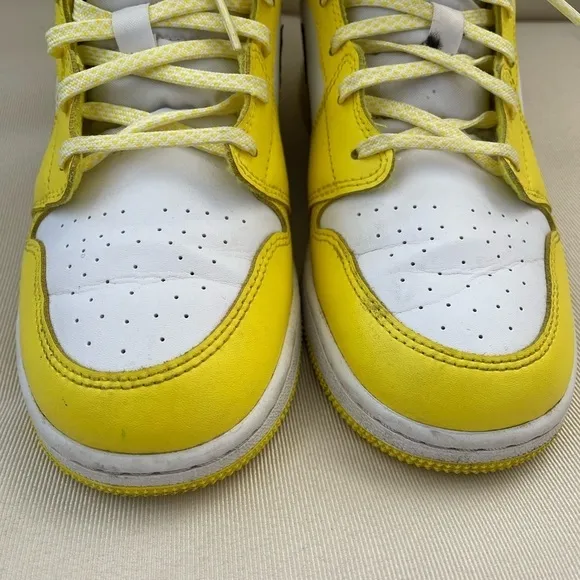 Air Jordan 1 Mid SE GS 'Rose Patch Dynamic