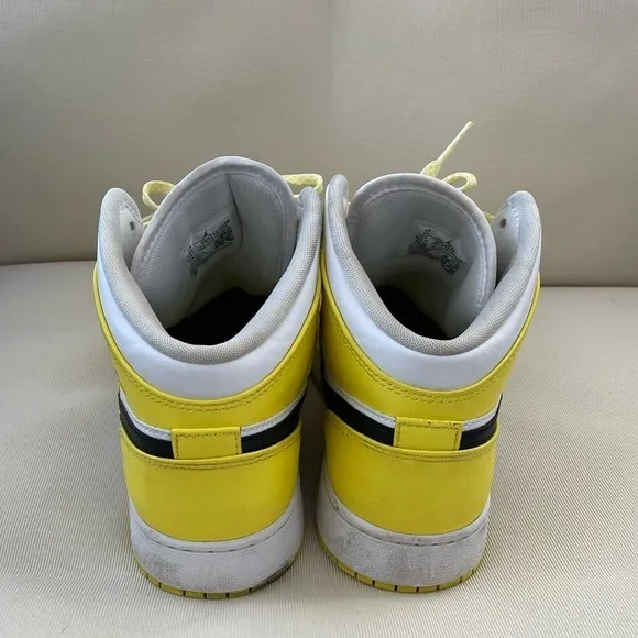 Air Jordan 1 Mid SE GS 'Rose Patch Dynamic