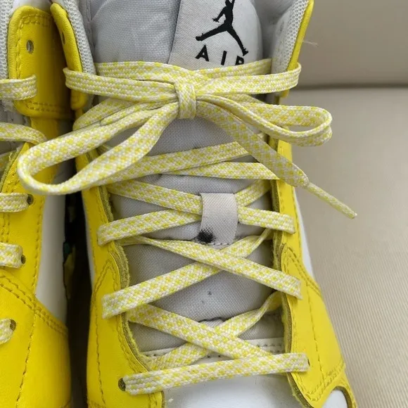 Air Jordan 1 Mid SE GS 'Rose Patch Dynamic