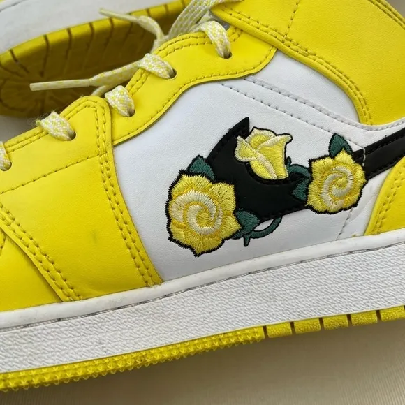 Air Jordan 1 Mid SE GS 'Rose Patch Dynamic