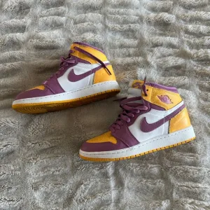 Air Jordan 1 RETRO HIGH BROTHERHOOD 5.5Y GS YOUTH YELLOW PURPLE 575441-706