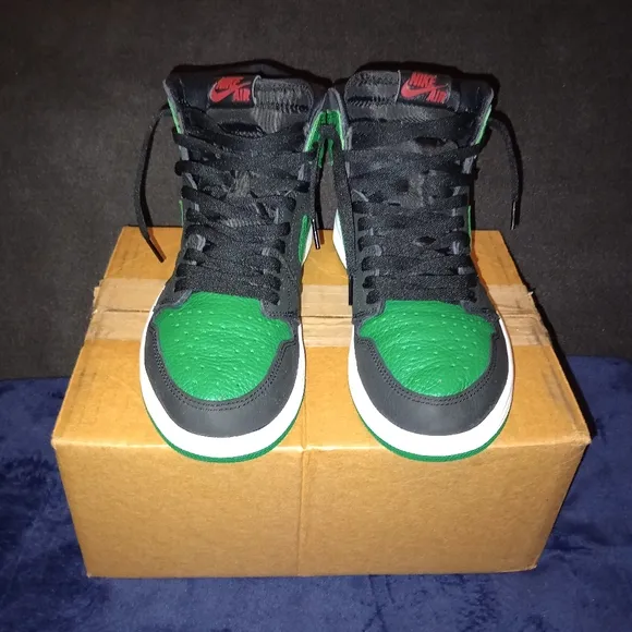 Air Jordan 1 Retro High OG Pine Green 2.0 Mens Size 10