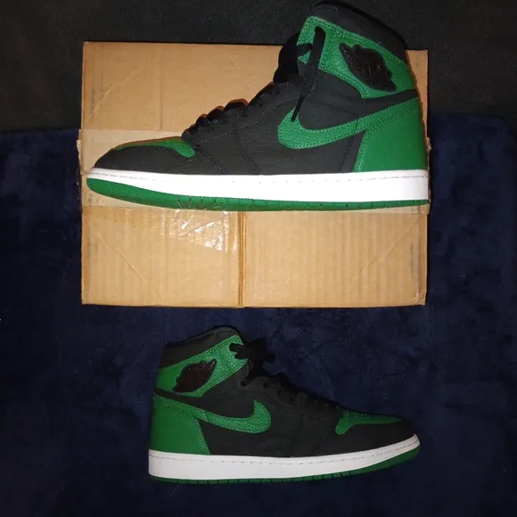 Air Jordan 1 Retro High OG Pine Green 2.0 Mens Size 10