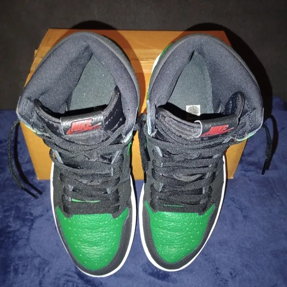 Air Jordan 1 Retro High OG Pine Green 2.0 Mens Size 10