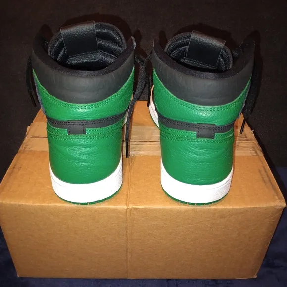 Air Jordan 1 Retro High OG Pine Green 2.0 Mens Size 10