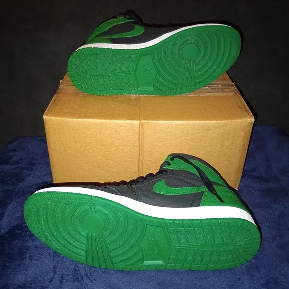 Air Jordan 1 Retro High OG Pine Green 2.0 Mens Size 10