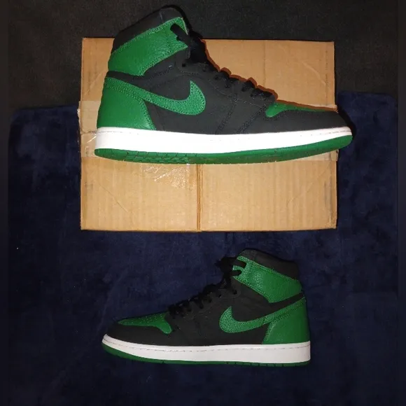 Air Jordan 1 Retro High OG Pine Green 2.0 Mens Size 10