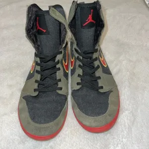 Air Jordan 1 Skinny High GS Black/Fusion Red-Cargo Khaki-Laser Orange 6.5Y