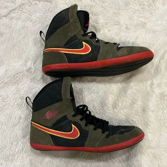 Air Jordan 1 Skinny High GS Black/Fusion Red-Cargo Khaki-Laser Orange 6.5Y