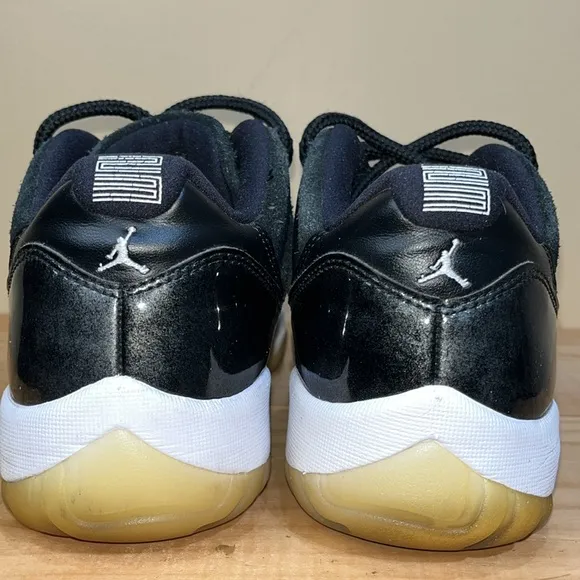 Air Jordan 11 Retro Low Barons Size 10.5