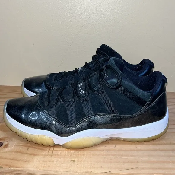 Air Jordan 11 Retro Low Barons Size 10.5