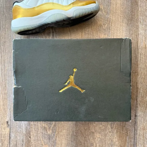 Air Jordan 11 XI Retro Low GS Closing Ceremony Gold White