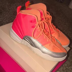 Air Jordan ‘12 Retro GS Sunrise shoes - NICE! Rare !!!
