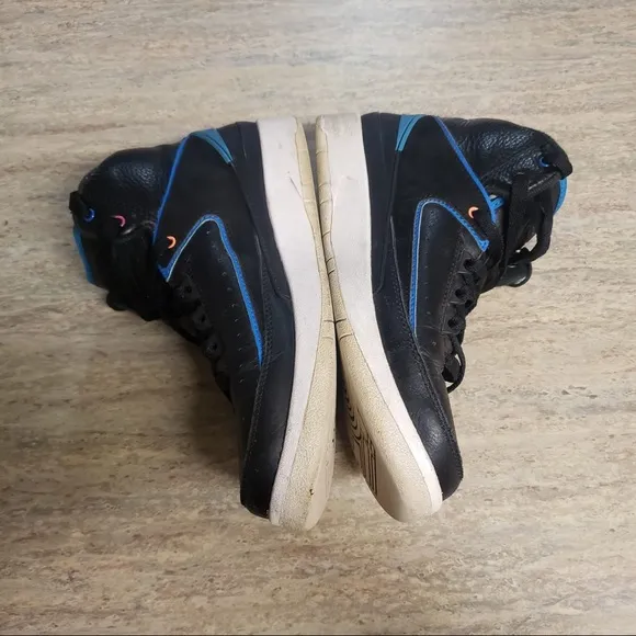 Air Jordan 2 Retro Bg shoes