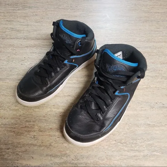 Air Jordan 2 Retro Bg shoes