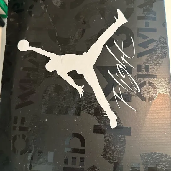 Air Jordan 4 Retro ‘Fear’ 2024