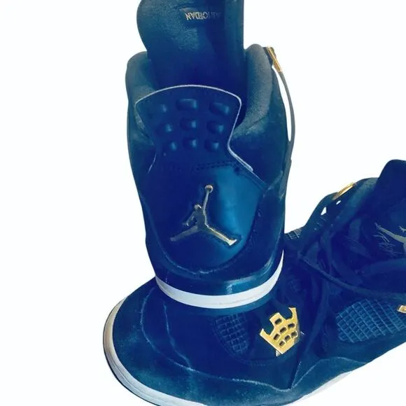 Air Jordan 4 Retro in BG Royalty men’s size 13