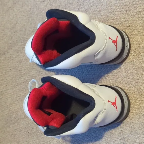 Air Jordan 5 Retro BG Size 6Y White Cement Shoes #440888-104 (Pre-Owned)