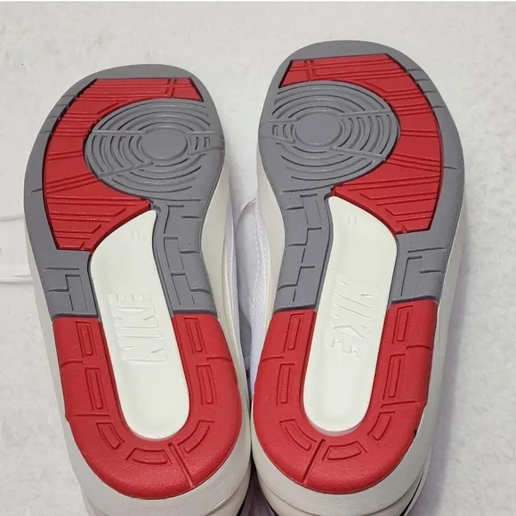 Air Jordan Nike Retro 2 Origins White, fire Red, &amp; Green Shoes