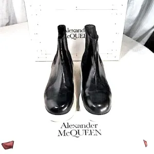 Alexander McQueen Men's Black &amp; White Leather Chelsea Boots- LT3202