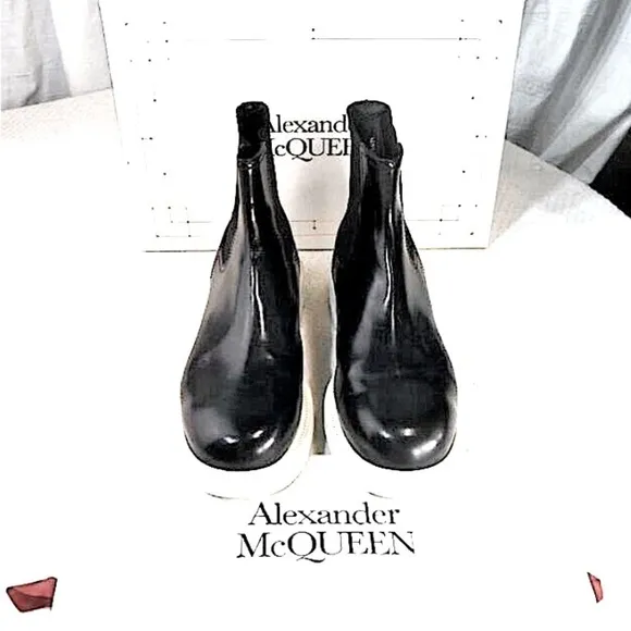 Alexander McQueen Men's Black &amp; White Leather Chelsea Boots- LT3202