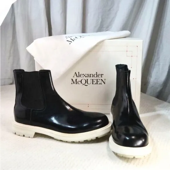 Alexander McQueen Men's Black &amp; White Leather Chelsea Boots- LT3202
