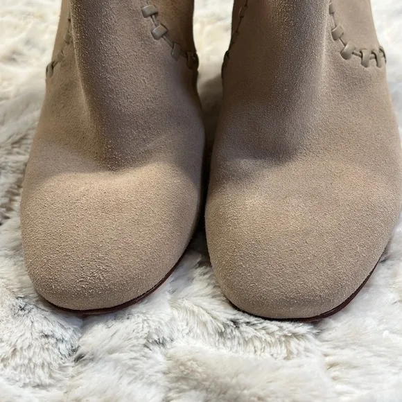 Alice   Olivia Suede Whipstitch Trim Ankle Heeled Western Boots Sz-37