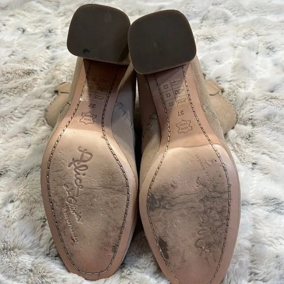 Alice   Olivia Suede Whipstitch Trim Ankle Heeled Western Boots Sz-37