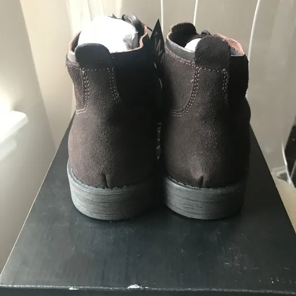 Andrew Marc Suede chukka boots espresso
