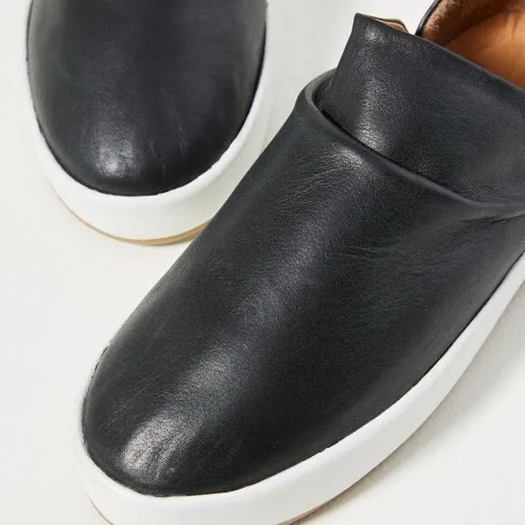 Anthropologie  Beek  Jay Black Leather Slip On Slide Shoes Sz 10
